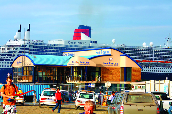 Queen mary by dave nesbit