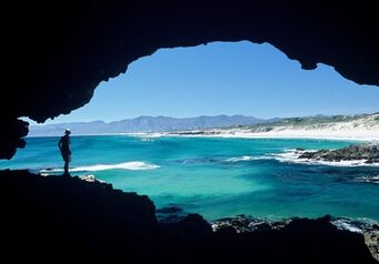 Gansbaai history de kelders caves gansbaai explore 680x crop 100