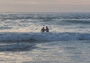 Sunset beach rescue thumb 824x572